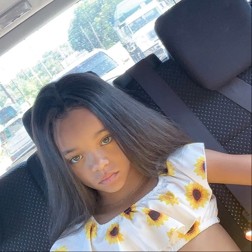 La tarde del 23 de julio, la cantante compartió con sus 73.4 millones de seguidores una imagen en la que aparece una niña que, según la propia cantante y sus fanáticos, podría ser su clon.