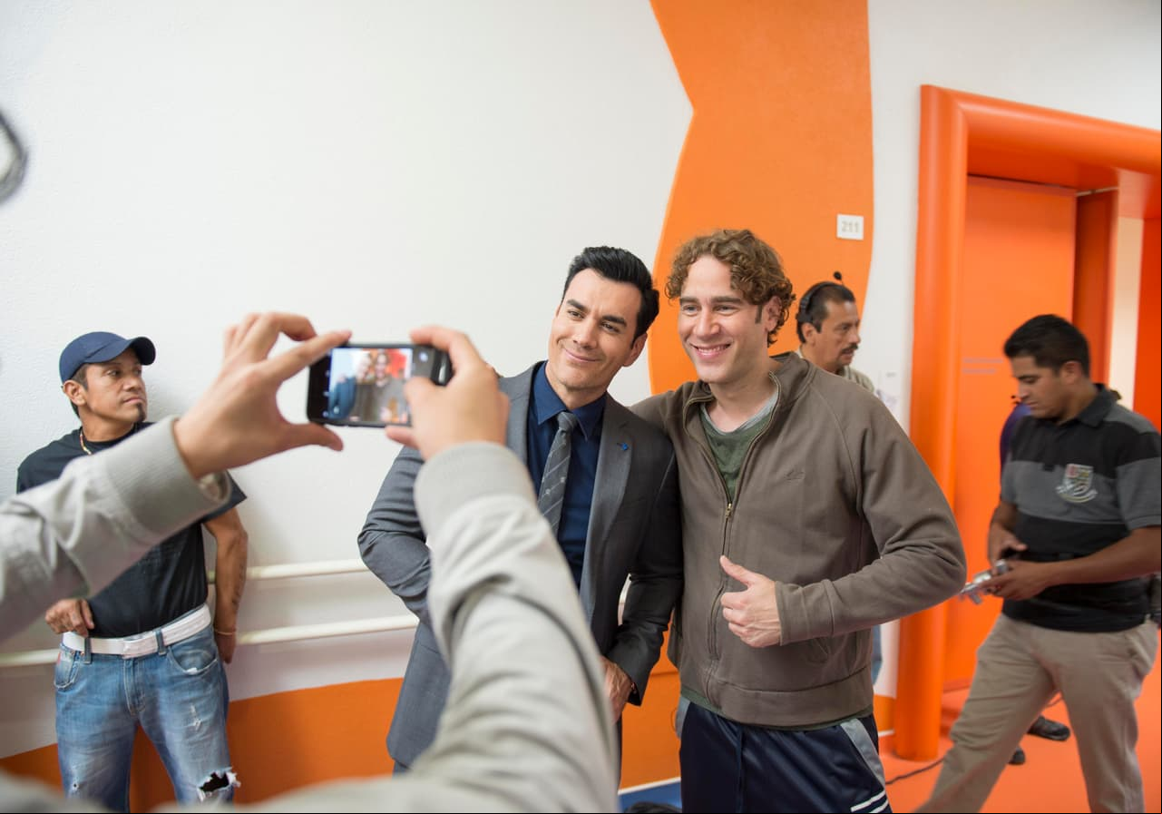 David Zepeda y Carlos de la Mota acompañan a los niños del Teletón