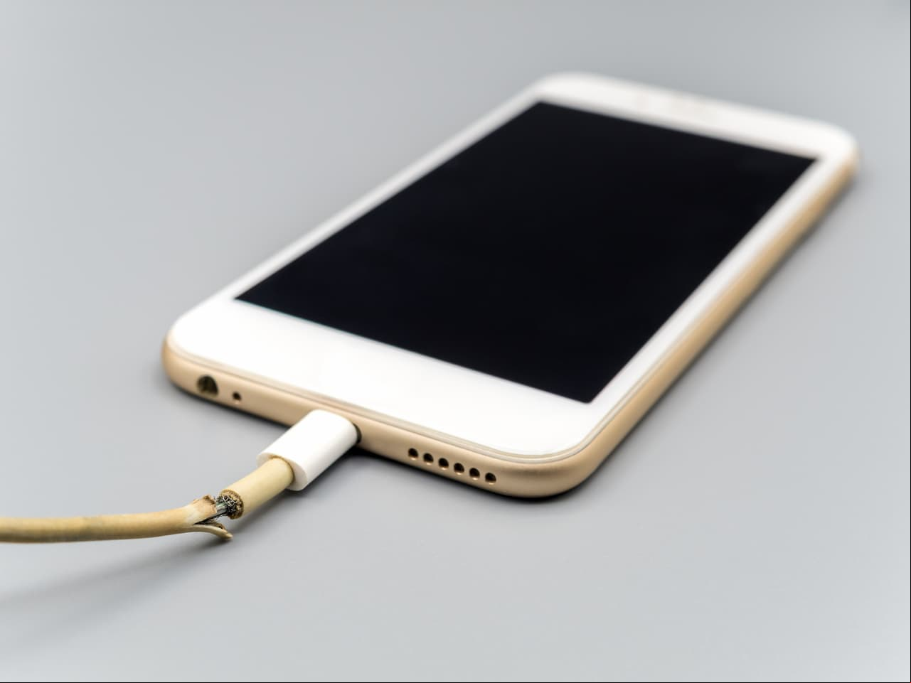 ¿El cable del iPhone tiene garantía de por vida? ¡Aquí la respuesta!
