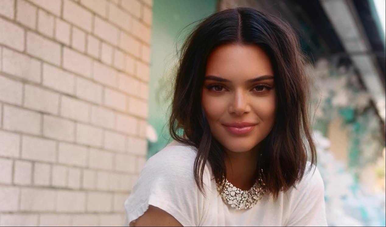 ¡Topless! Kendall Jenner posa prácticamente desnuda