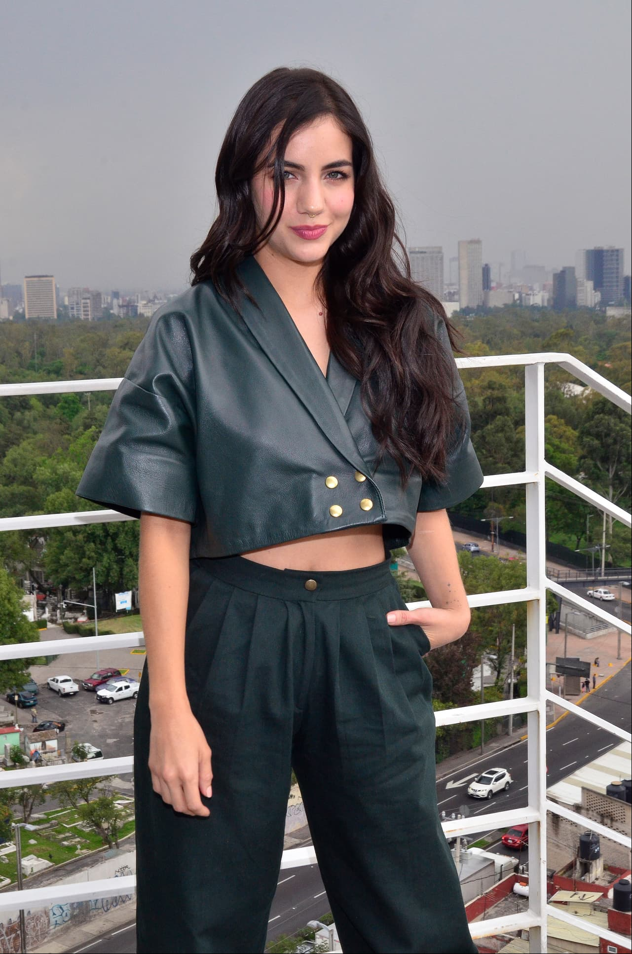Ela Velden será "Fernanda", una periodista que llegará a la vida de "Rubí".