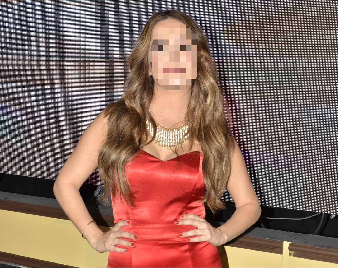 ¡Sexy protagonista de telenovelas aparece en topless junto a su hijo!