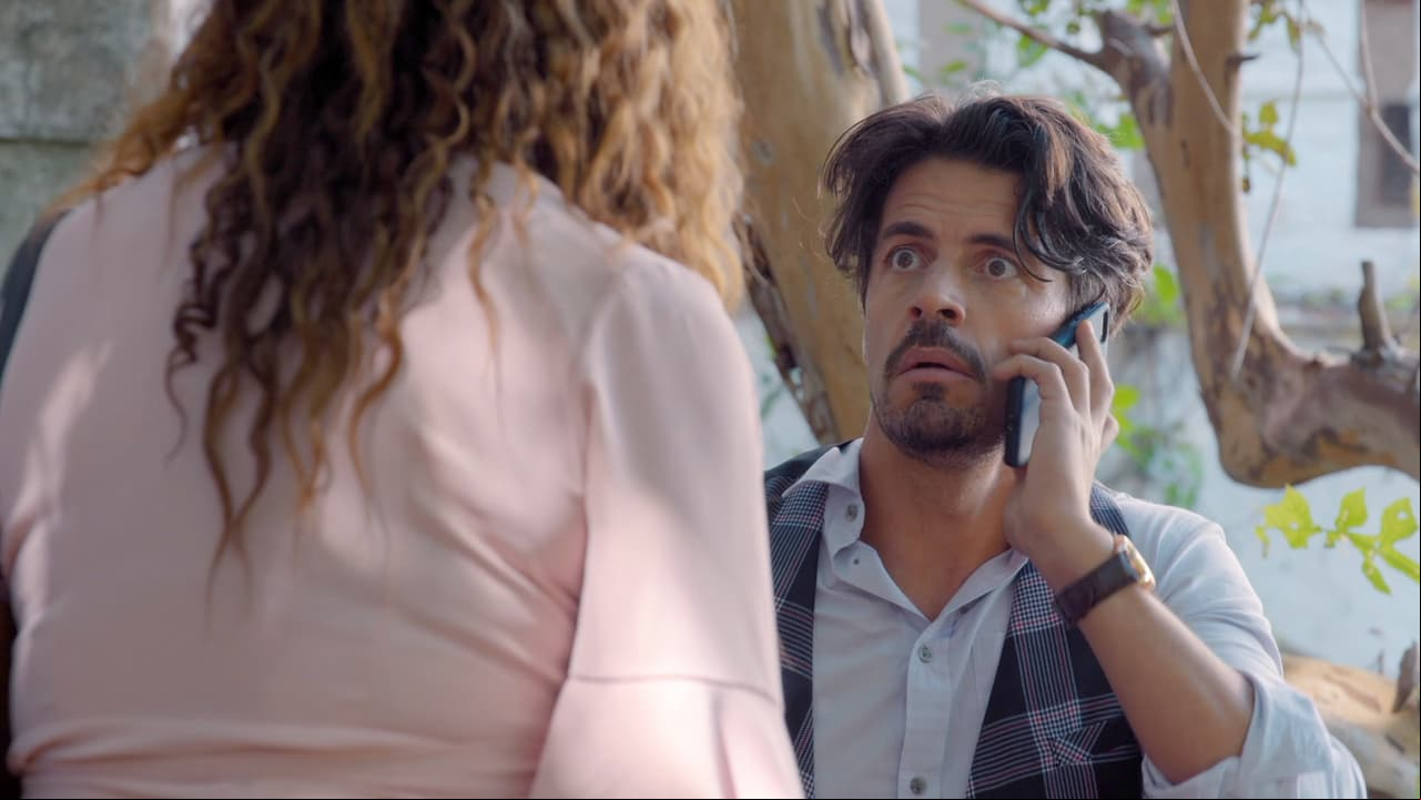 Él intenta hablar con 'Gastón', el hombre que se los vendió.