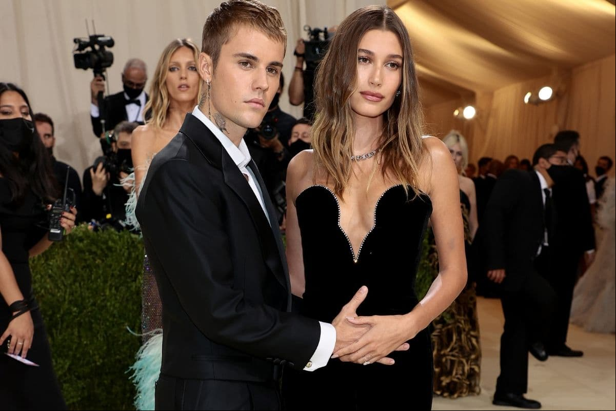 Hailey Bieber lanza línea de cuidado de la piel ¡y esto cuesta!