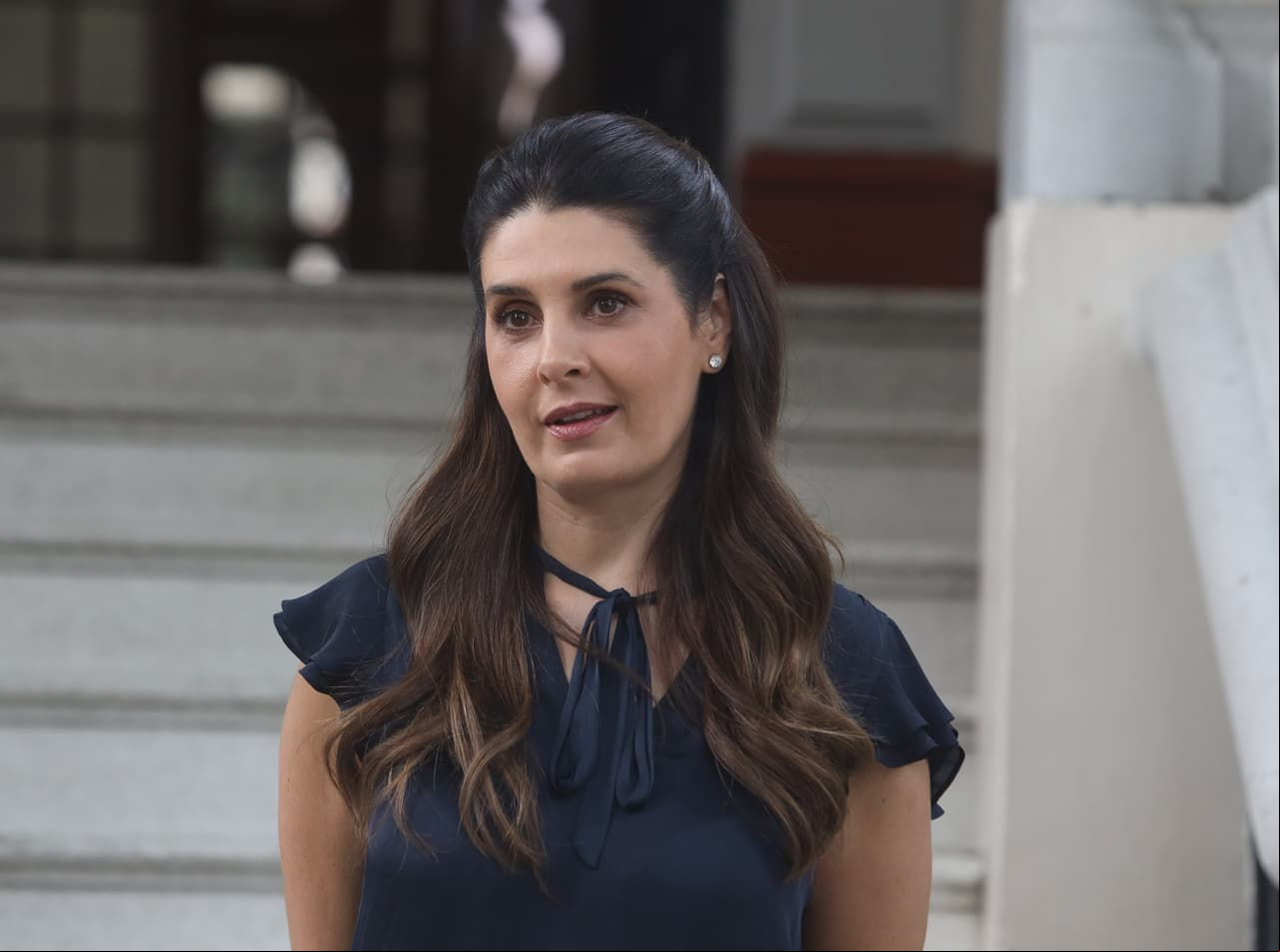 En su regreso a la fundación como directora, Alicia recibe una inesperada visita.
