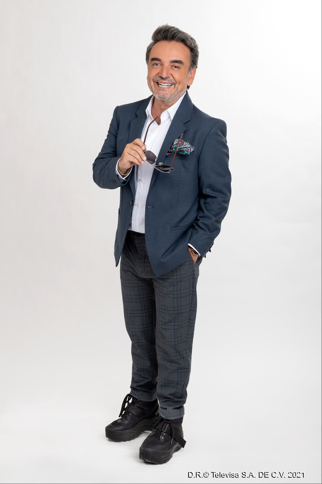 Pierre (Ángelo) es el líder del grupo, quien ve por los intereses de los demás y lucha por proyectar nuevamente al grupo a la fama. Es bueno para imitar varias voces y armar locos planes para aprovechar las circunstancias.