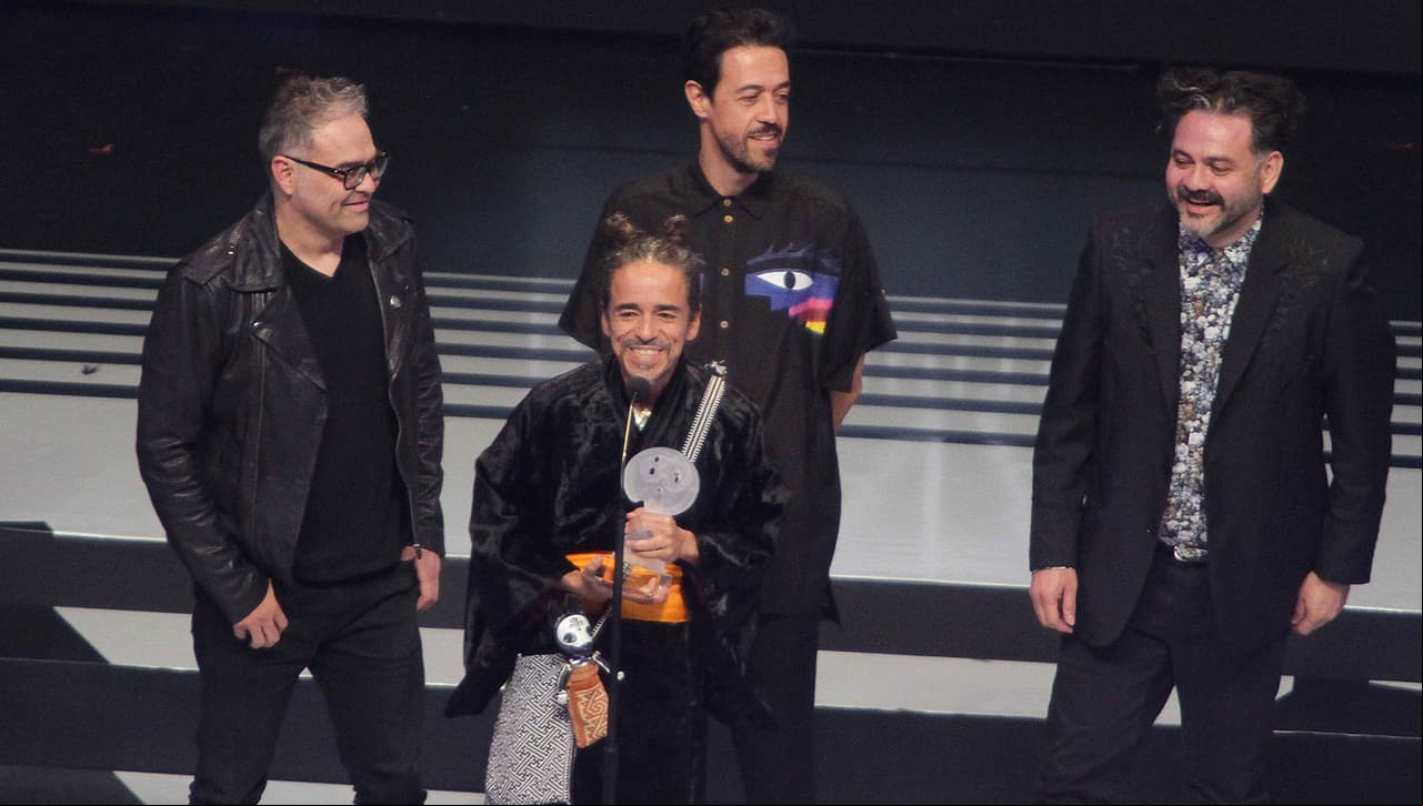 Café Tacvba denuncia secuestro de personal y asalto a su camión de gira