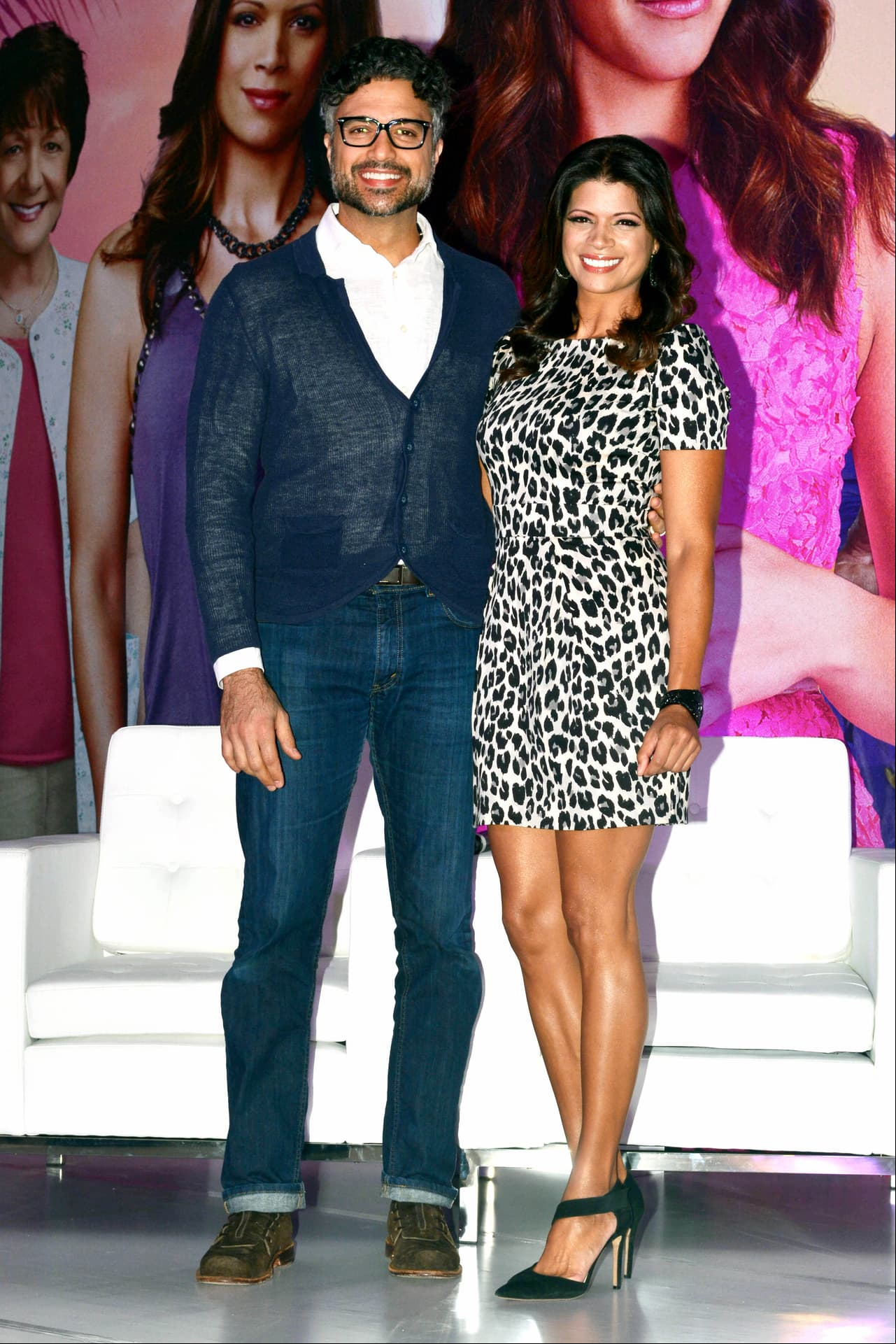 Posterior a su participación en 'Qué pobres tan ricos', Camil probó suerte en territorio estadounidense al conseguir un papel protagónico en la serie 'Jane the Virgin'. El actor, quien formó parte de las cinco temporadas, encarnó el papel de 'Rogelio De la Vega' de 2014 a 2019.