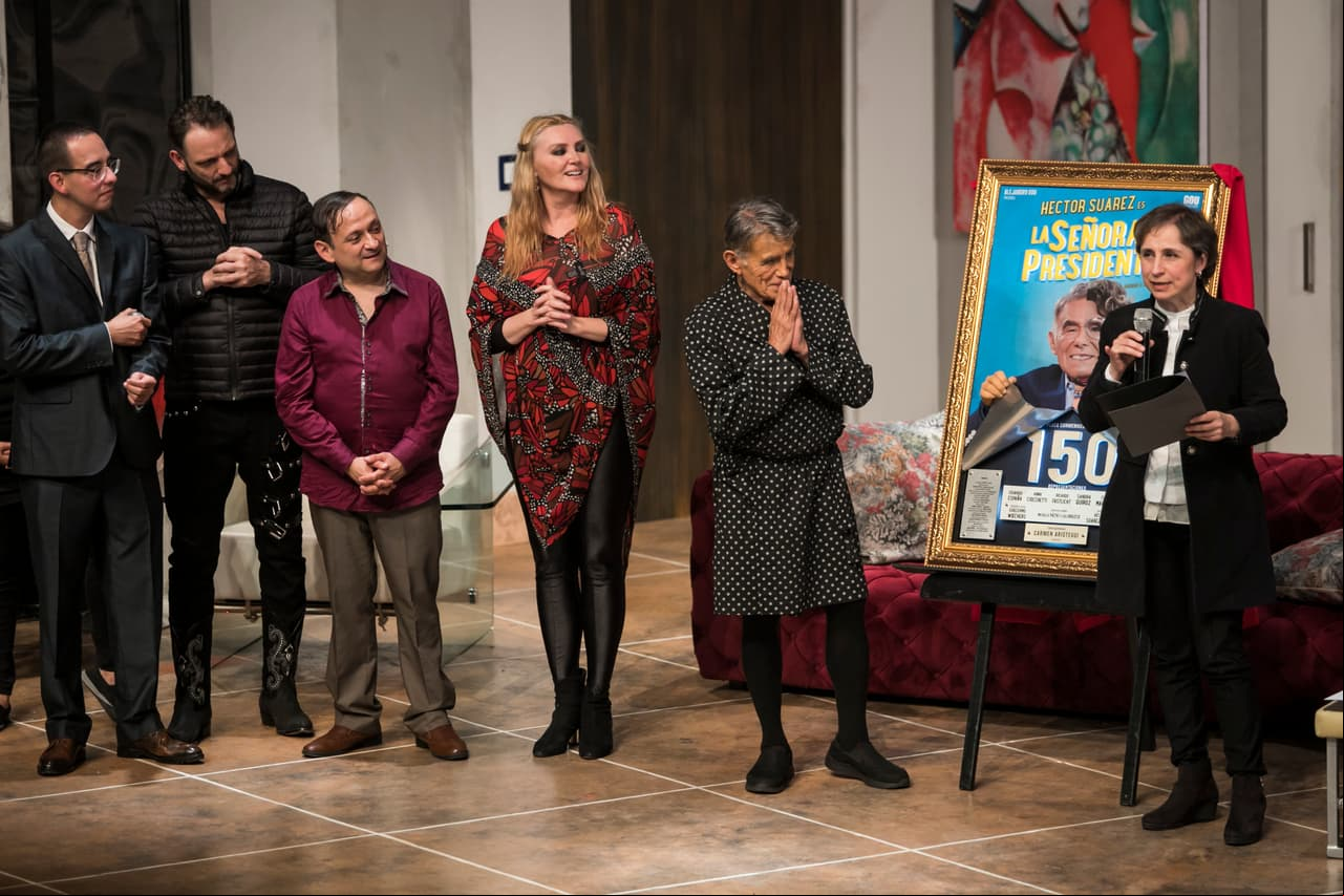 Con gran éxito, se develó la placa por 150 representaciones en el Teatro Aldama.