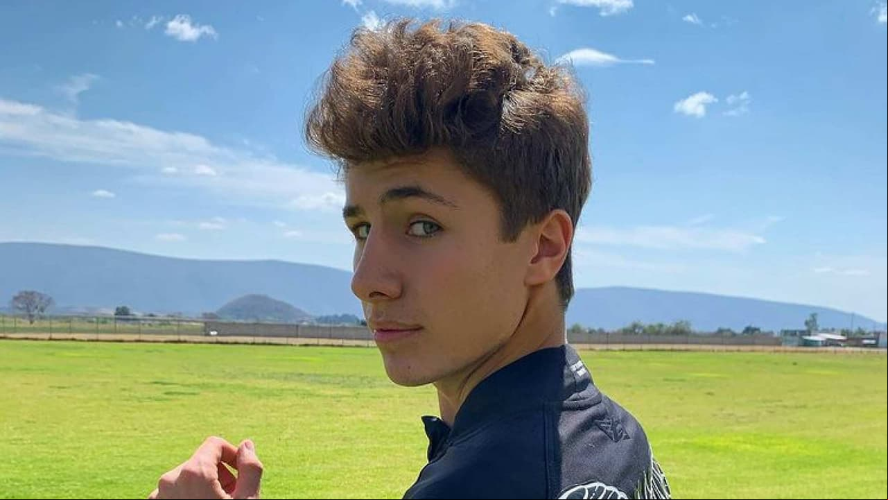 ¿Juanpa Zurita tiene una gemela perdida?