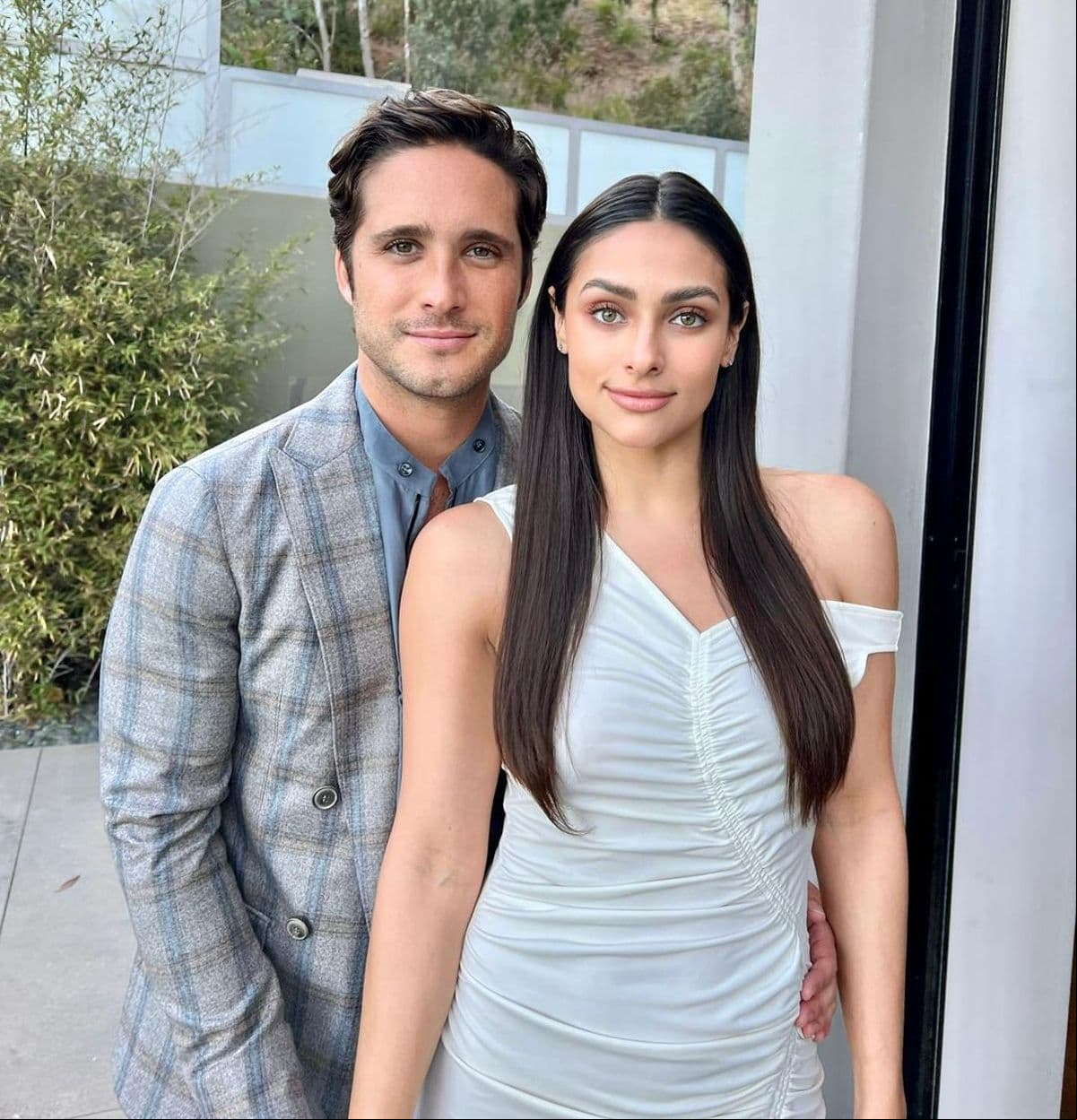 Diego Boneta se pone romántico y sorprende así a Renata Notni