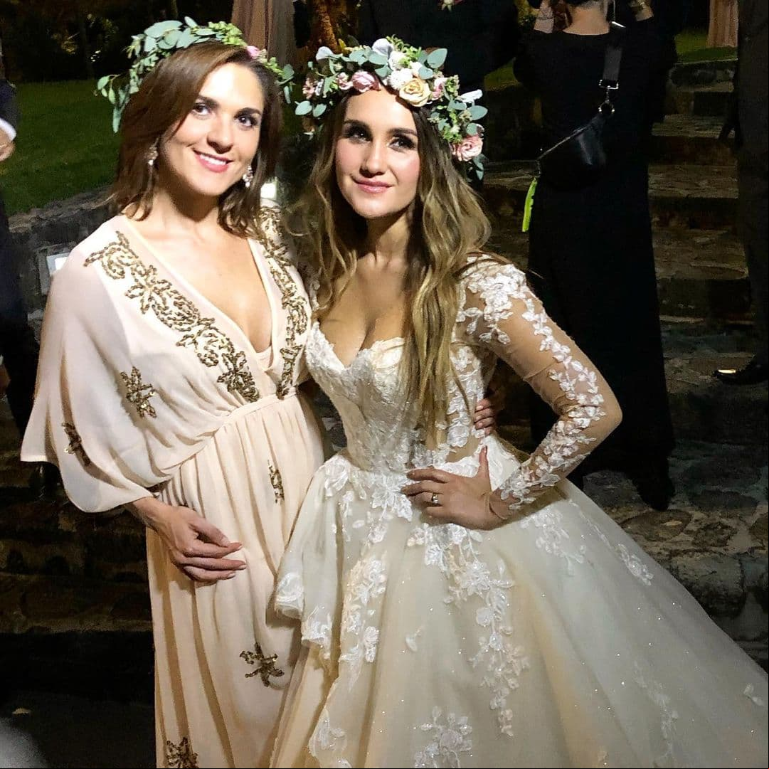 Tal como sucedió en la boda de Dulce María, donde Zoraida Gómez fue una de sus damas de honor.