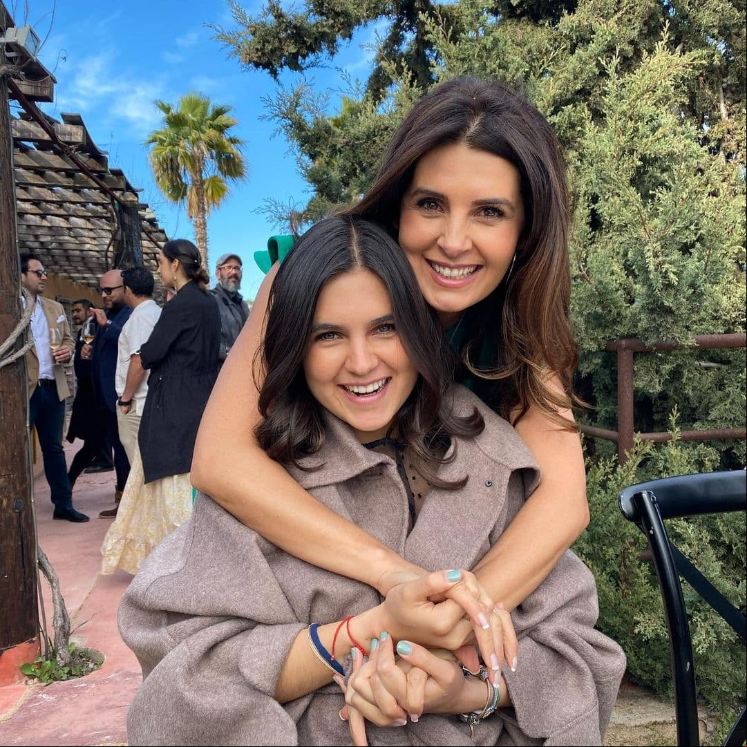Romina Poza es hija de la actriz Mayrín Villanueva.