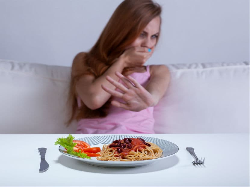 Si te faltan objetivos y tienes problemas para comer envuelve tu dedo pulgar con la otra mano