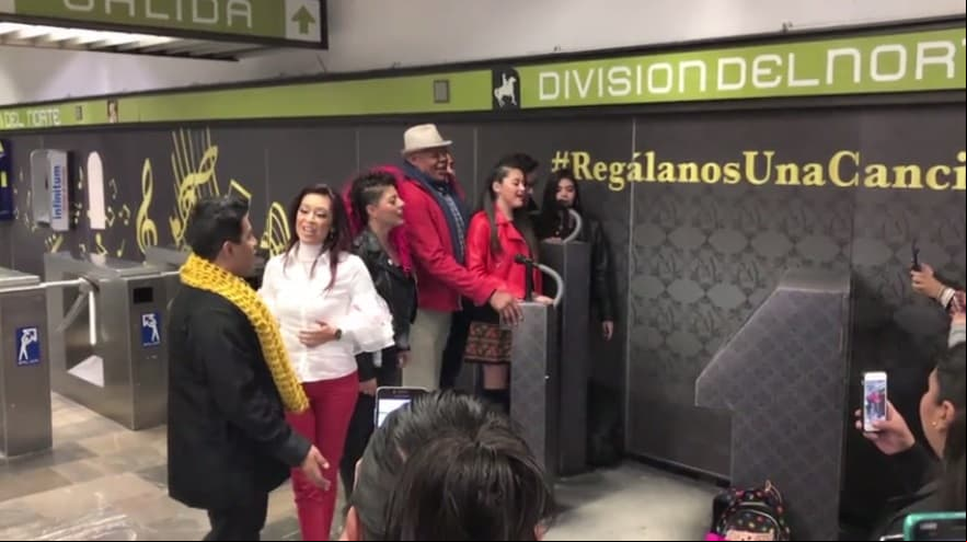 ¡Los finalistas de La Voz México sorprenden cantando en el metro!