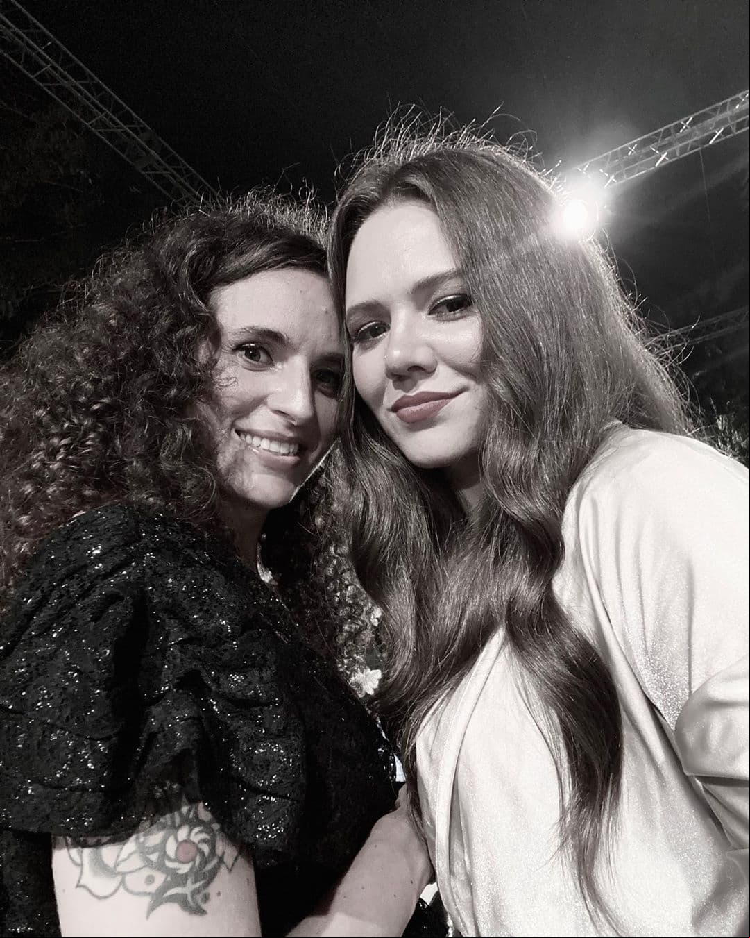 En abril del 2019, Joy Huerta anunció no sólo que sería madre, sino que estaba casada con Diana Atri, con quien afirmó tenía una relación desde hace siete años. Así que no se podía esperar menos de Joy este Día Internacional contra la Homofobia, la Transfobia y la Bifobia, cuando compartió un mensaje que pedía imaginar el mundo con amor, compasión y respeto a la comunidad LGBT.