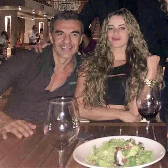 ¡Adrián Uribe confirma noviazgo con Candela Márquez!