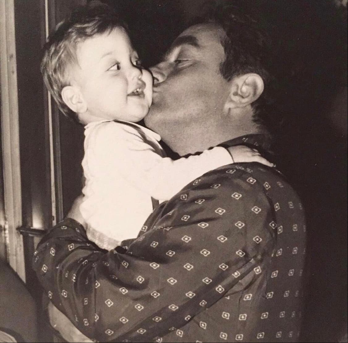 De igual manera, hace tan solo hace unos meses, y con motivo del Día del Padre en Italia, compartió una imagen de sus primeros años junto al hombre que le dio la vida.