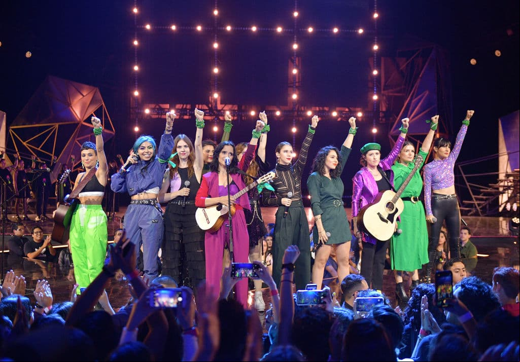 Julieta Venegas lanza poderoso mensaje contra la violencia de género en los Spotify Awards