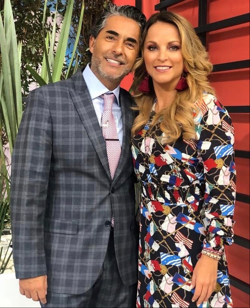 La historia de amor entre Raúl Araiza y María Amelia Aguilar comenzó como todo un cuento de hadas luego de que el conductor de Hoy aceptó en febrero de 2020 que tras su divorcio de Fernanda Rodríguez, el cual anunció en septiembre de 2019, se estaba dando una oportunidad en el amor y estaba saliendo con la psicóloga.