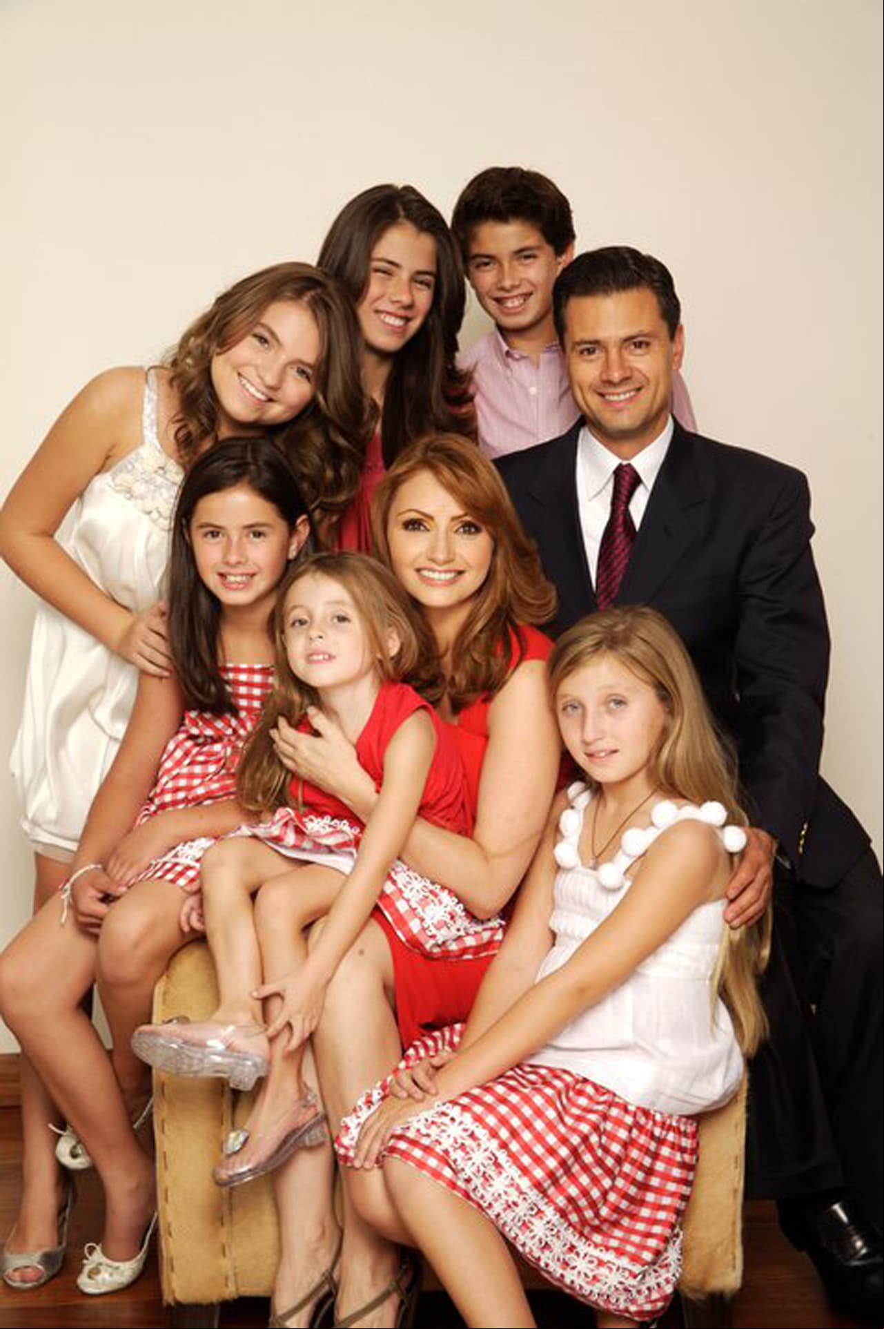 El 1 de diciembre de 2012, su esposo Enrique Peña Nieto asumió la presidencia de los Estados Unidos Mexicanos, por lo que se convirtió en la primera dama del país.