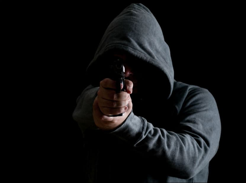 Soñar que eres atacado. Enfrentas momentos de cambios e incertidumbre en tu vida. Te sientes vulnerable, estresado y necesitas ayuda.