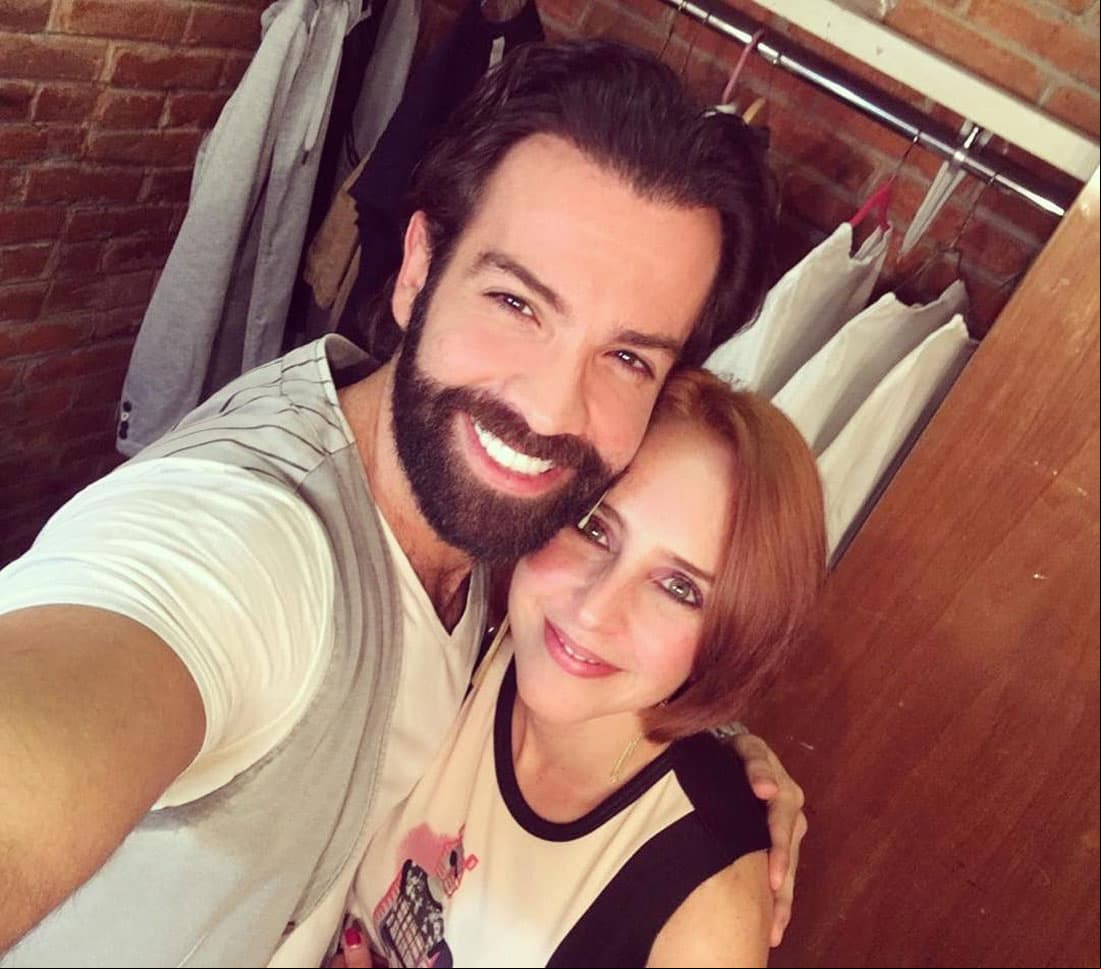 A mediados de enero de 2019, Irán Castillo confirmó que mantenía una relación con Diego de Erice, quien es 10 años menor que ella. Dos meses después, el actor informó durante su visita al programa ‘La Saga’ que estaba soltero. “Es muy linda, pero no funcionamos como novios”, declaró.