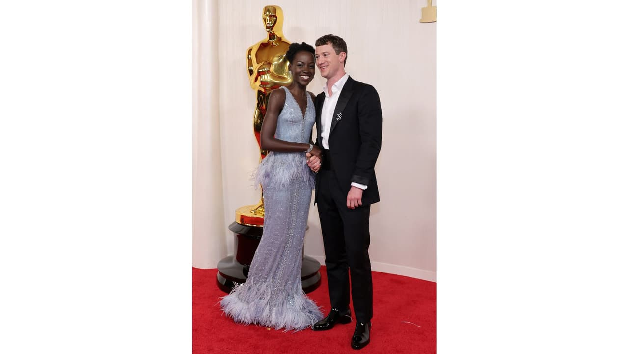 Lupita Nyong’o y Joseph Quinn en los Premios Oscar 2024.