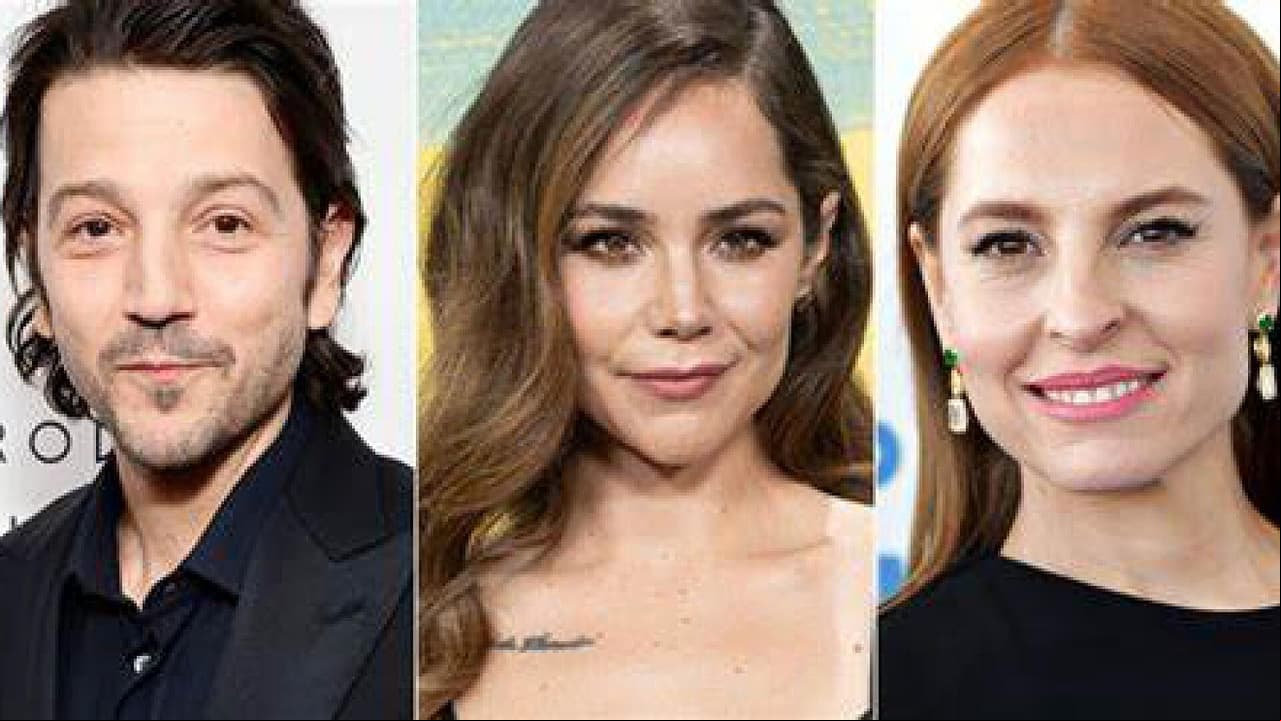 Camila Sodi invita a su ex Diego Luna y su pareja Marina de Tavira a apoyarla en su nueva serie