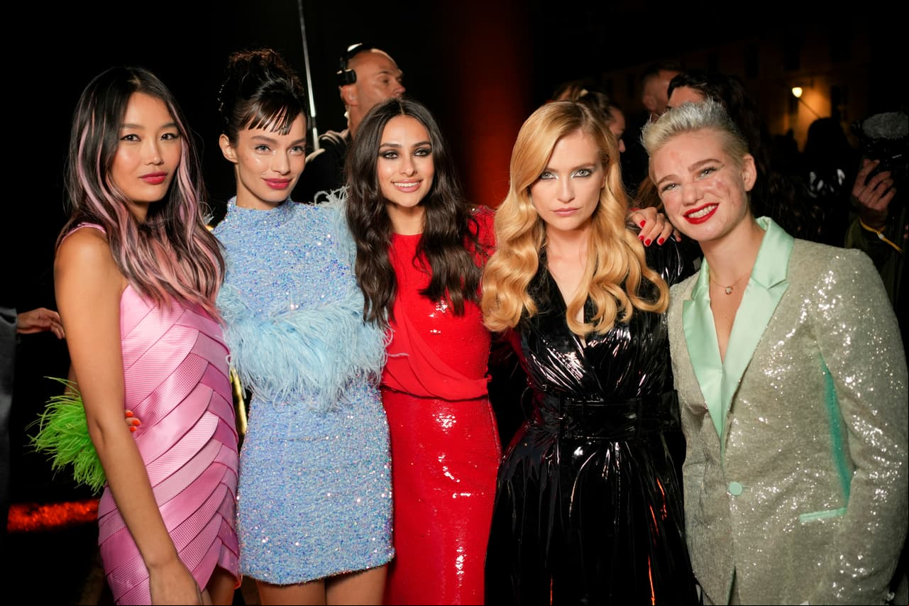 PARIS,  - OCTOBER 02: (L-R) Mei Jiang, Luma Grothe, Renata Notni, Camille Razat and Bebe Vio Grandis pose backstage prior to the "Le Defile Walk Your Worth" By L'Oreal Paris Womenswear Spring/Summer 2023 show as part of Paris Fashion Week on October 02, 2022 in Paris, . (Photo by Francois Durand/Getty Images for L'Oréal Paris)