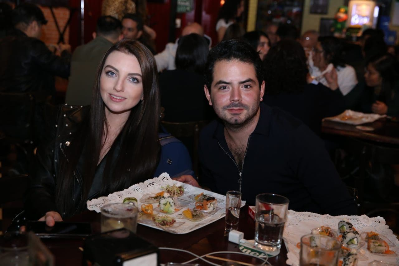 José Eduardo Derbez acudió acompañado de su novia.