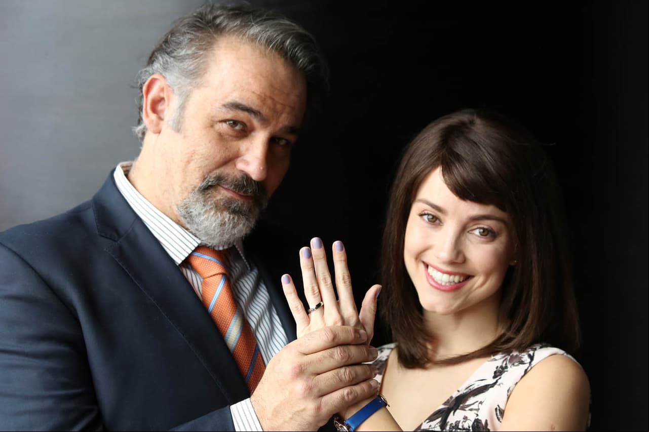 Ese anillo solo lo podrá cambiar un hombre correcto, bueno y que esté en el camino de Dios.