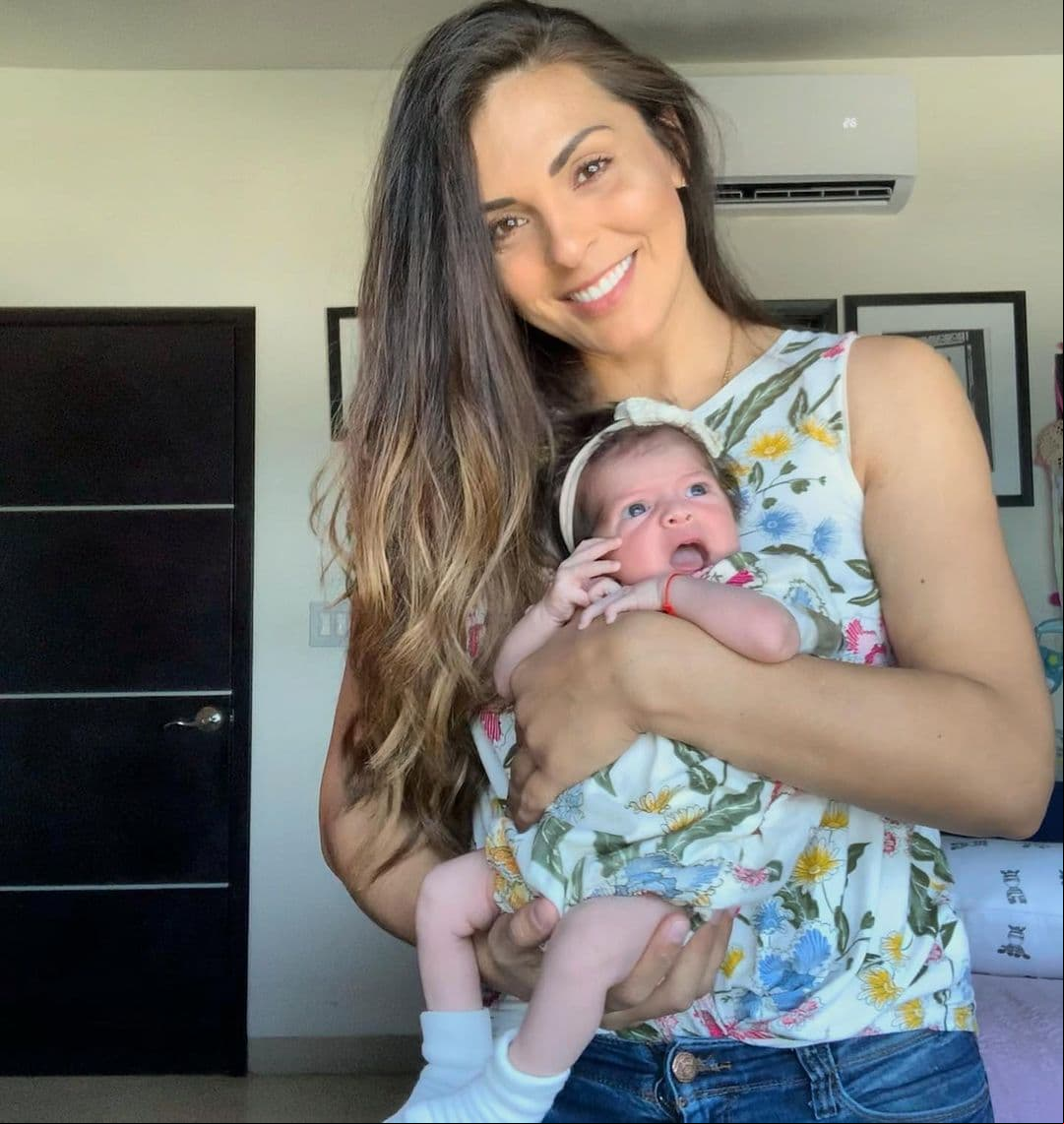 Alejandra Rivera 'La Jarocha' comparte imágenes del espectacular bautizo de su hija