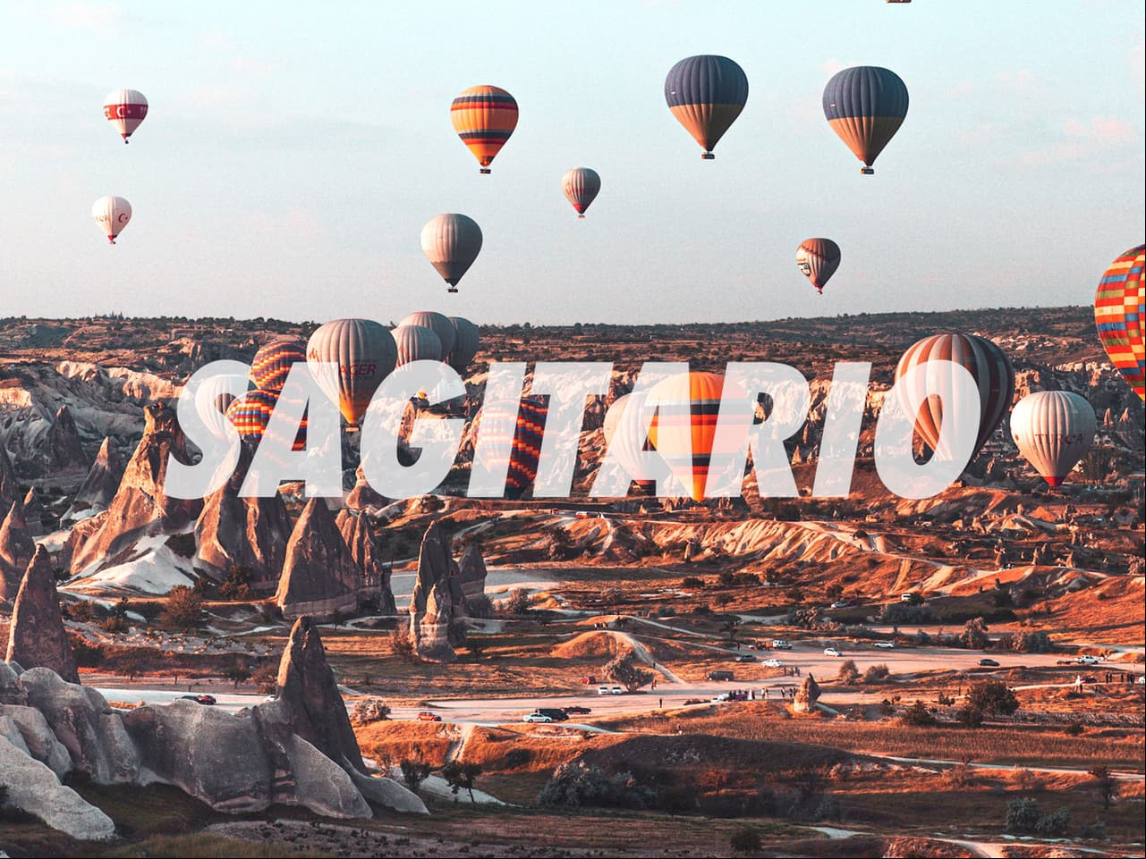 SAGITARIO – CAPADOCIA, TURQUÍA. El arquero, el más suertudo del Zodiaco. Pero también es uno de lo más sabios y comprometidos con cualquiera que sea su causa. Es adicto a los viajes, sobre todo aquellos que requieren cierto tipo de riesgo. Se siente enclaustrado fácilmente, por lo que los lugares abiertos le vienen bien. Capadocia, esta región turca tan particular por su formación geológica y famosa por sus viajes en globos aerostáticos. Sagitario se sentirá realizado, libre y gobernador del mundo. Por su patrimonio histórico y cultural, este signo también nutrirá su intelecto y búsqueda de la sabiduría.
