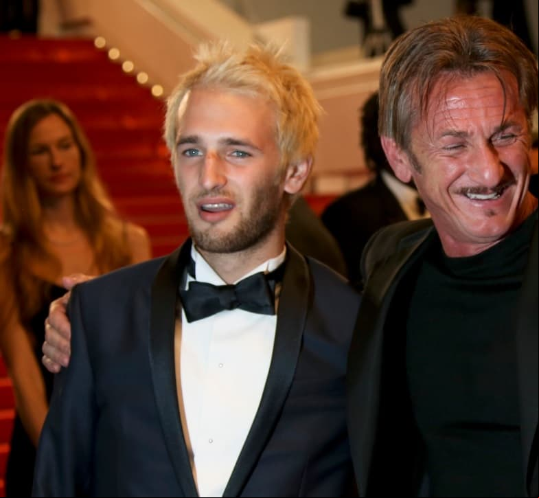 Sean Penn con su hijo en el 2016