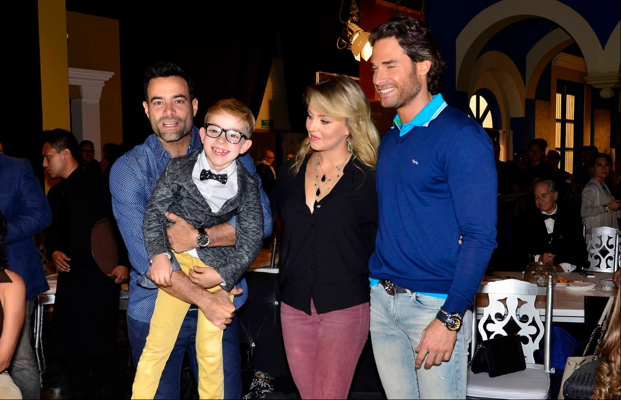 'Lo que la vida me robó' fue una telenovela transmitida entre 2013 y 2014, que narró la gran historia de amor entre 'Montserrat' (Angelique Boyer) y 'Alejandro' (Sebastián Rulli), de quienes nacería 'Lauro', el hijo de la pareja en la ficción. Dicho papel fue interpretado por Oscar Daniel Duarte, quien a siete años de su estreno luce muy diferente. ¡Mira cómo ha crecido en las siguientes imágenes!
