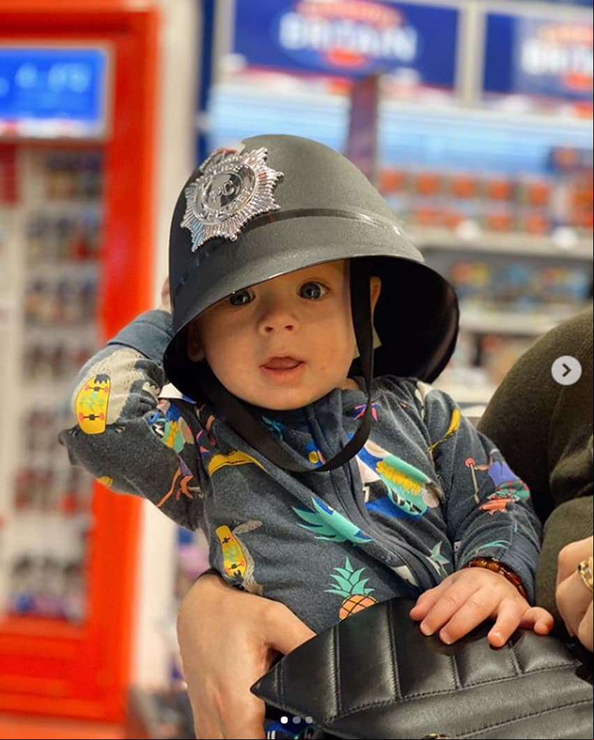 Noah, el hijo de 'Chicharito' y Sarah Kohan, cumplió 7 meses de vida