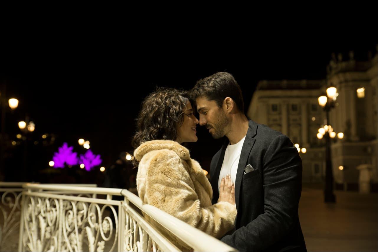 ¿Podrán 'Chisca' y 'Valentín' ser felices o él será una mala influencia para la joven?
<br>
<br>
<i>No te pierdas 'El Dragón' de lunes a viernes 9:30 pm. con Las Estrellas.</i>