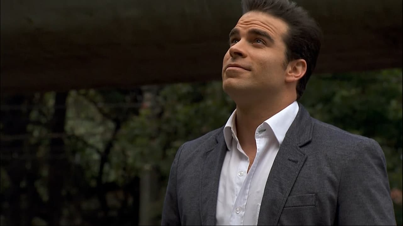 Uno de los momentos que marcaron su carrera fue en la telenovela ‘Corona de Lágrimas’, en la que dio vida a ‘Patricio Chavero’. Compartió créditos con Victoria Ruffo, José María Torre y Mane de la Parra.