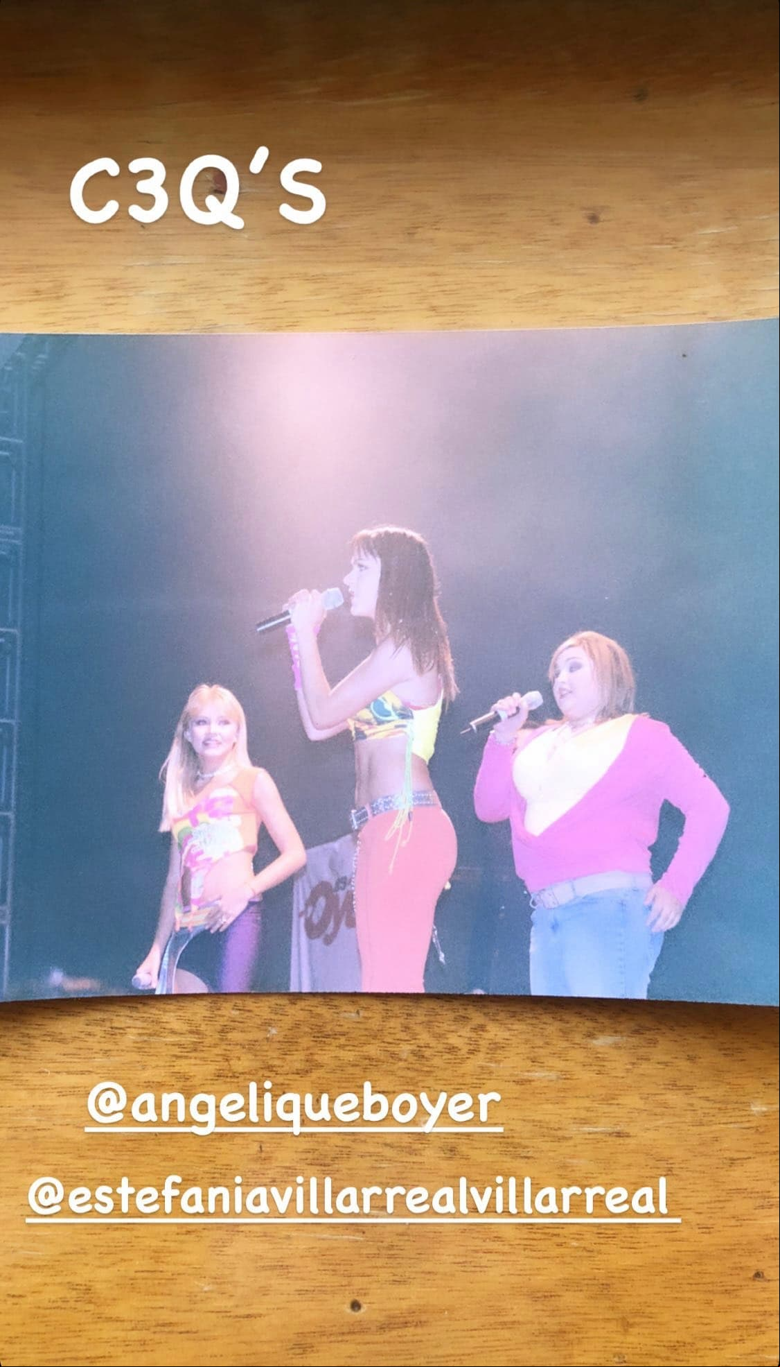 También recordó su faceta como cantante con las C3Q’s, grupo que también nació en Rebelde y del que formaron parte Angelique Boyer y Estefanía Villarreal.