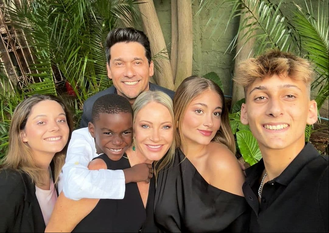 Rafael Araneda y sus hijos.
