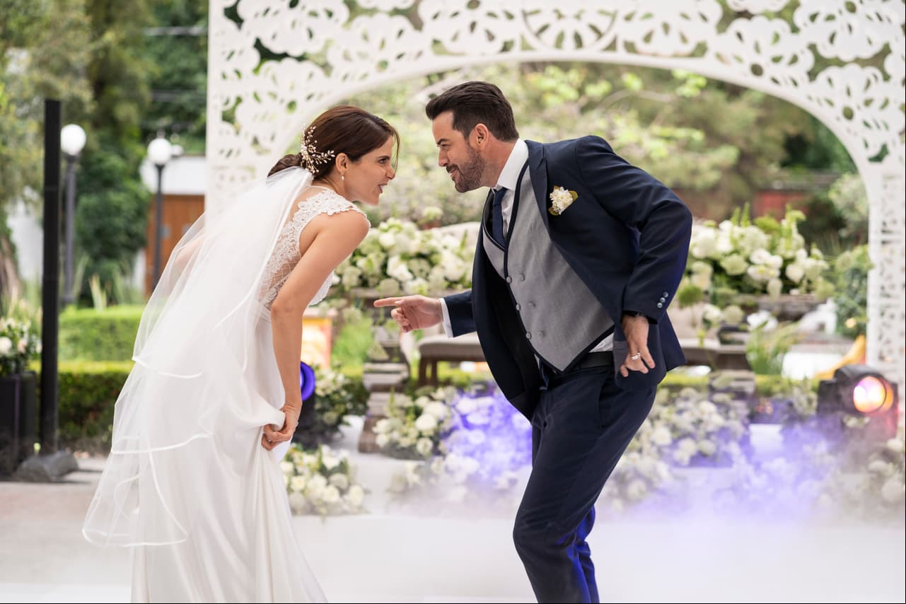 Los novios tampoco podían quedarse atrás en el baile.