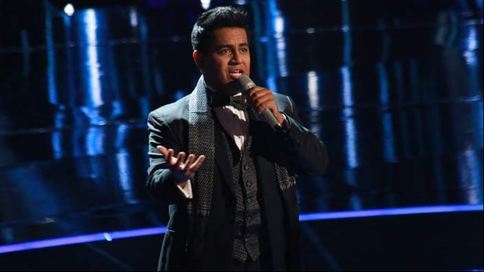 Luis Adrián canta 'Gira el mundo gira' en la gran final