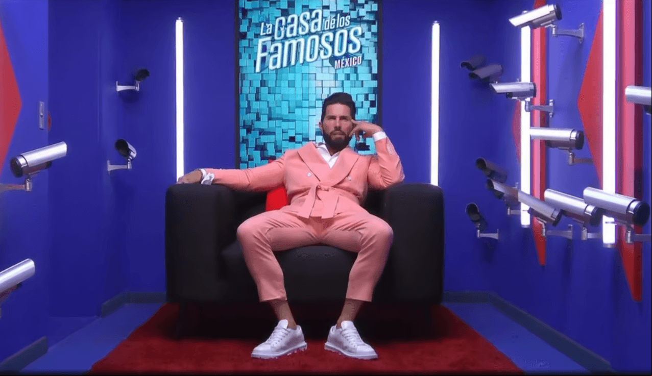 Poncho de Nigris en el confesionario.