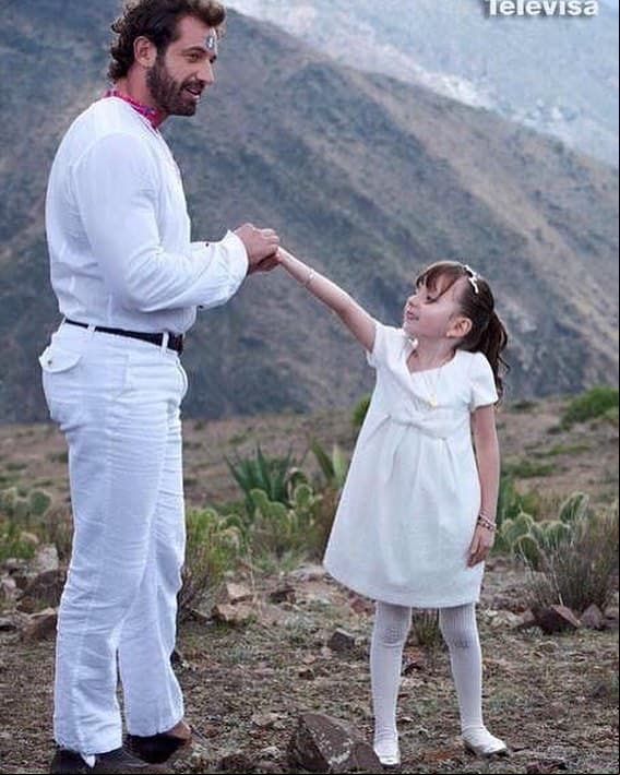 A pesar de que es recordada por interpretar a ‘Lupita’ en ‘De que te quiero, te quiero’, Fernanda tuvo su debut en las telenovelas en 2012 al aparecer en ‘Un refugio para el amor’, melodrama que protagonizaron Gabriel Soto y Zuria Vega.