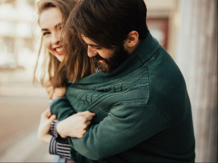 Mira cómo realizar un saquito de poder para atraer al amor