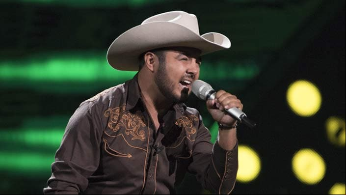 Jorge canta 'Tengo que colgar'