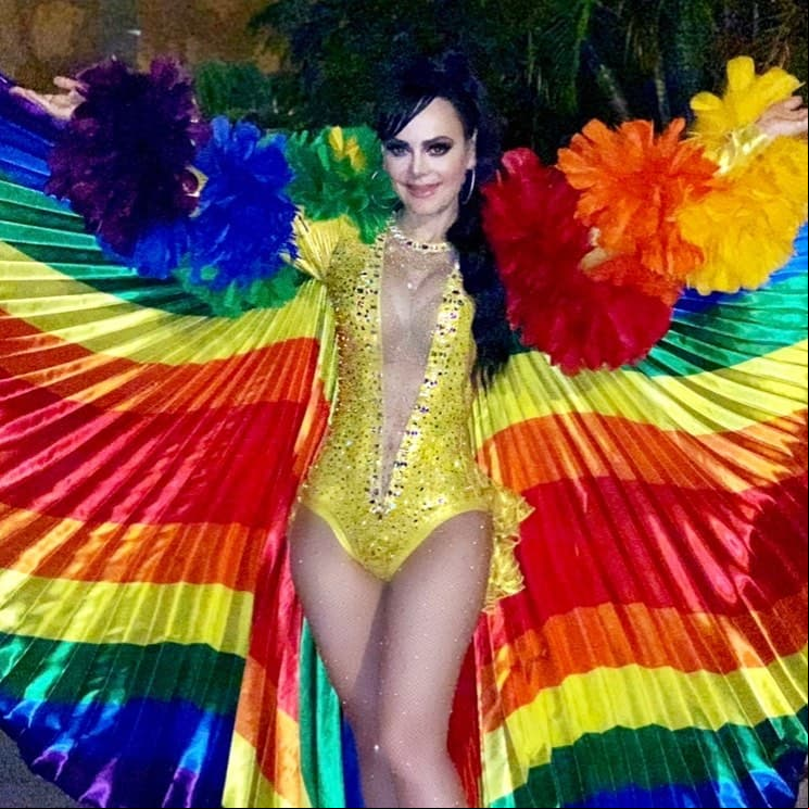 "El amor es de colores loveislove", escribió Maribel al compartir esta foto que comprueba por qué es una de las consentidas del drag queen.