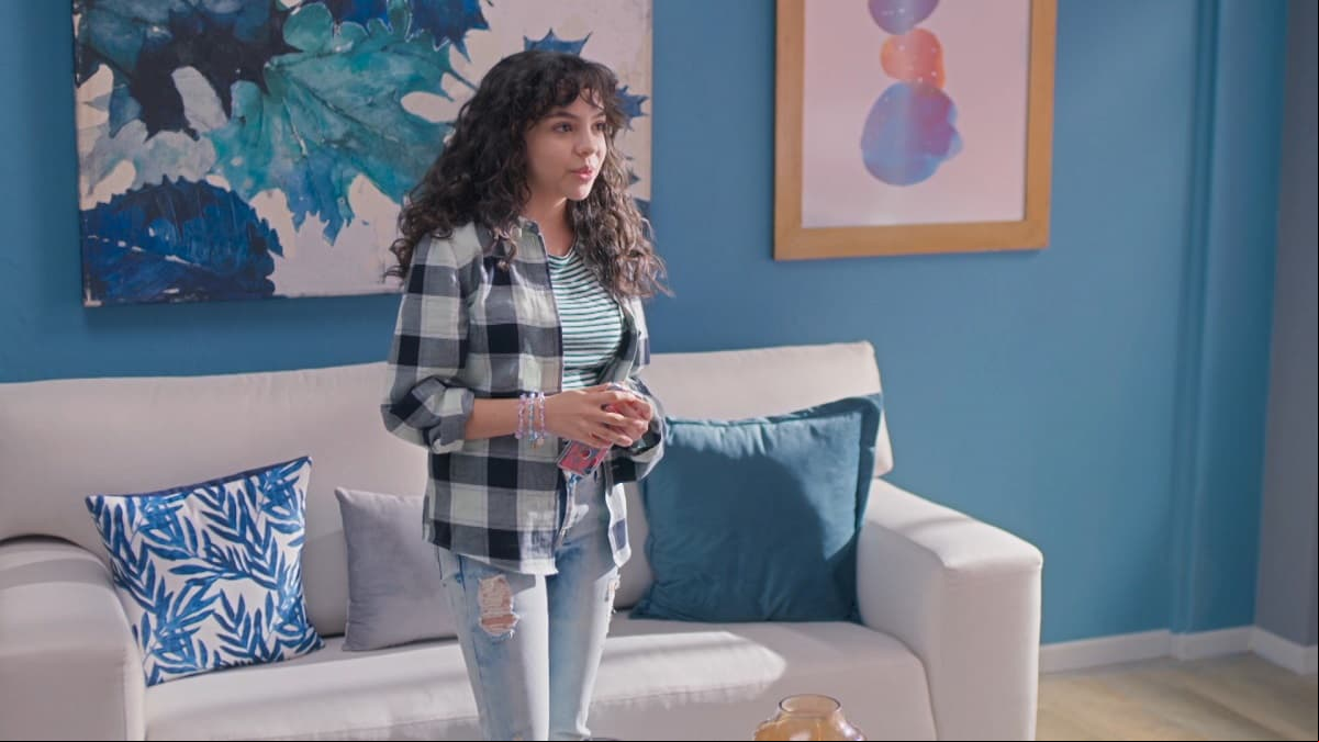 Cuando Rayito perdió a su madre trató de conservar su estilo; sin embargo, por la falta del cuidado de su madre comenzó a descuidar su imagen.