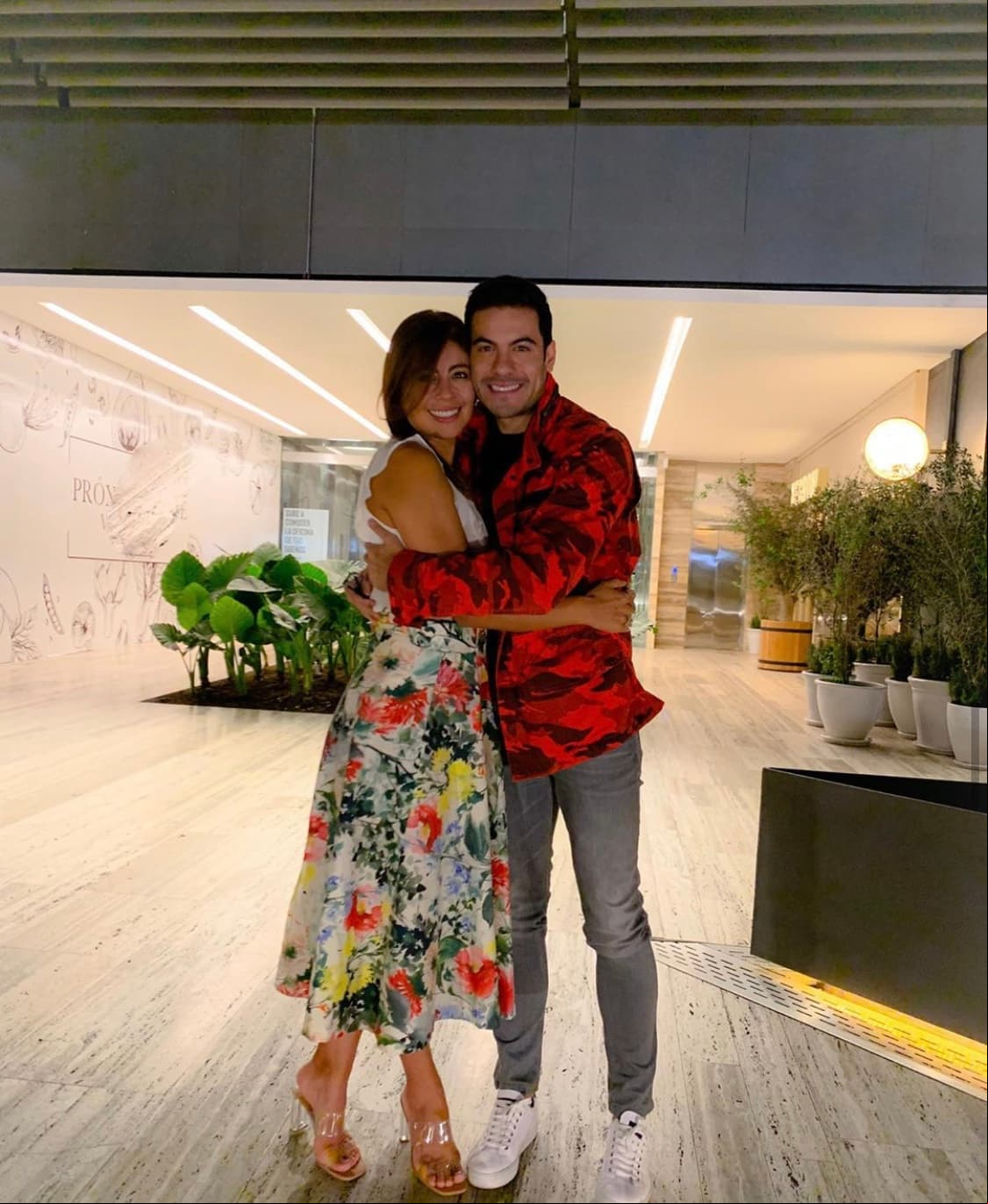 El cantante de 'Recuérdame' también ha demostrado el gran amor que siente por su hermana, a quien ha agradecido su apoyo cuando comenzaba su carrera como intérprete al revelar que gracias a un préstamo monetario pudo presentarse al casting del reality show donde resultó ganador.